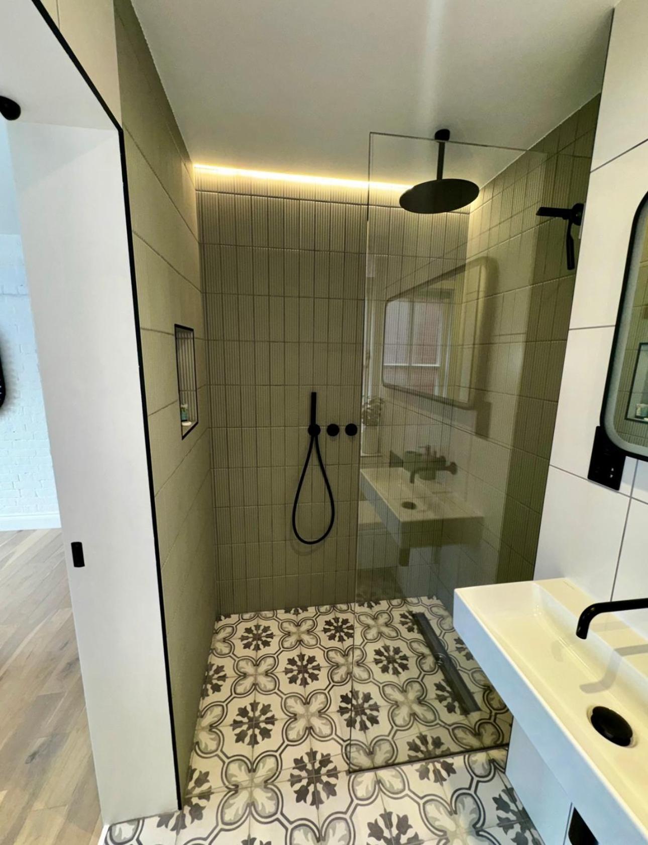 Newly Refurbished W/ River Views London Exterior photo